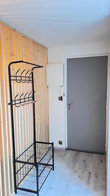 Logement Moderne Au Coeur Du Village Saint-Georges-de-Luzençon エクステリア 写真
