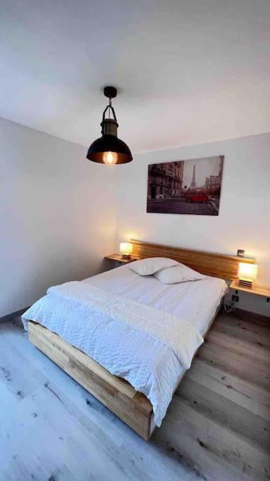 Logement Moderne Au Coeur Du Village Saint-Georges-de-Luzençon エクステリア 写真